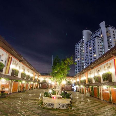 Victoria Court Suites Pasig Exterior foto